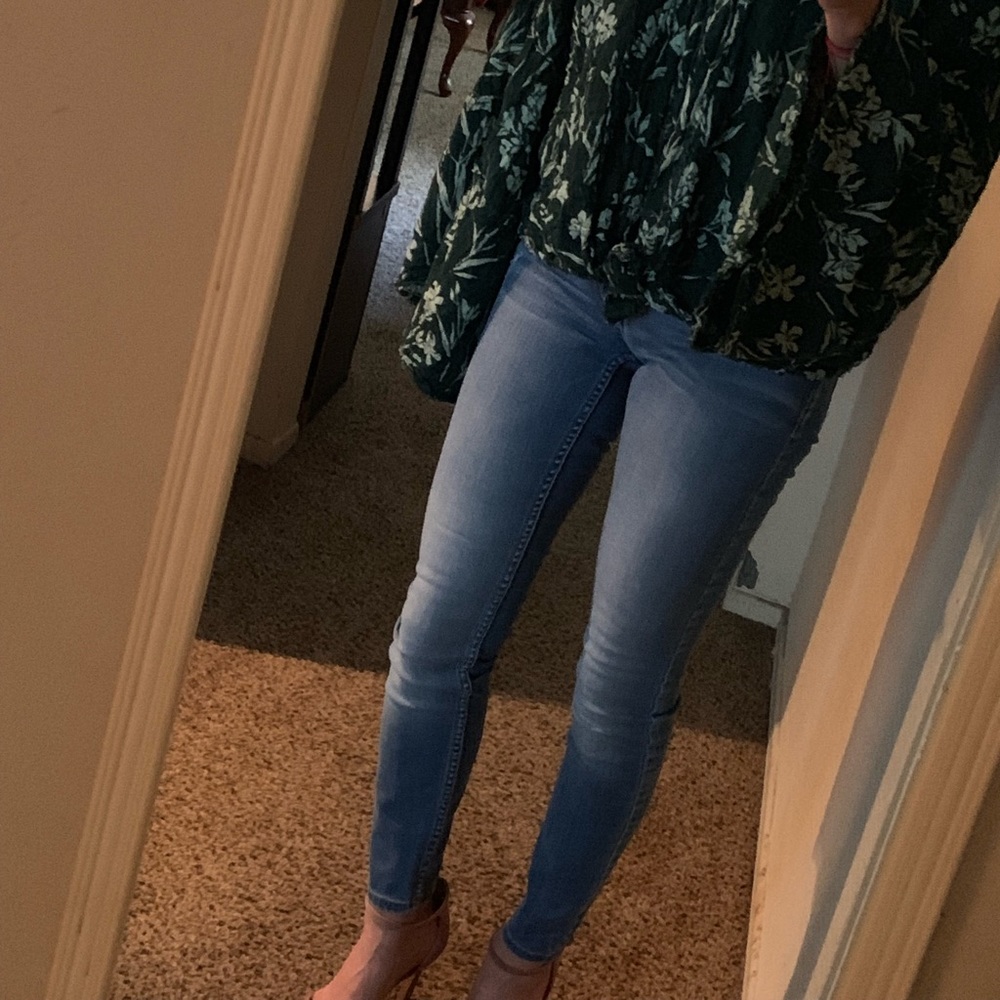 Guess skinny low rise jeans